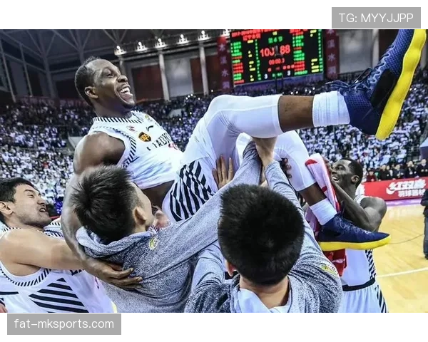 丹尼·格兰杰挡拆创造高效进攻空间助球队得分提升明显